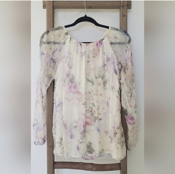Tops - 100% silk floral blouse